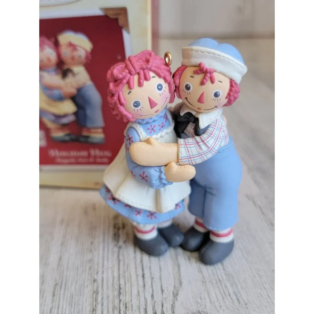 Hallmark holiday hug raggedy and‎ Andy ornament Xmas